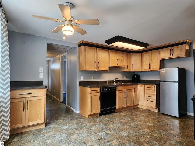317 Longview Drive, Midland, MI 48642