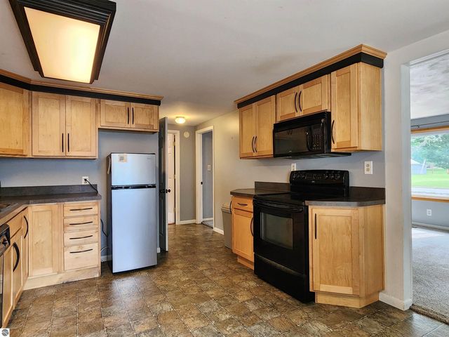 317 Longview Drive, Midland, MI 48642