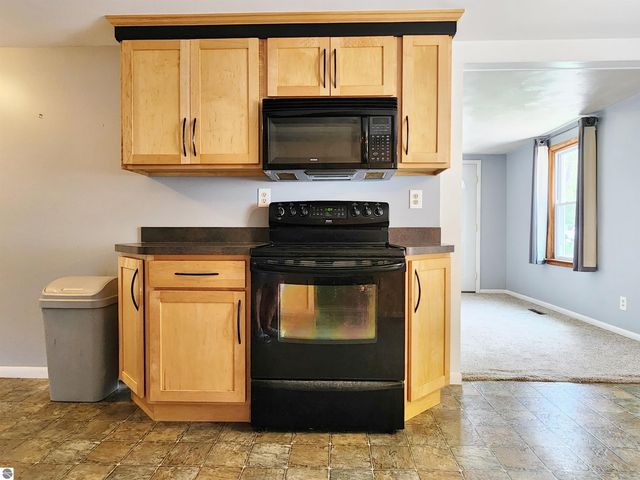 317 Longview Drive, Midland, MI 48642
