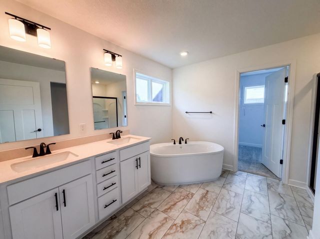 843 Londonderry Lane NW, Rochester, MN 55901