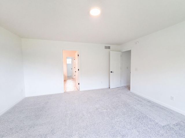 843 Londonderry Lane NW, Rochester, MN 55901