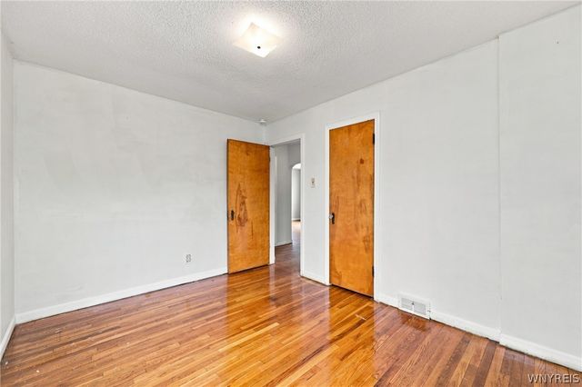 1915 Hyde Park Boulevard, Niagara Falls, NY 14305