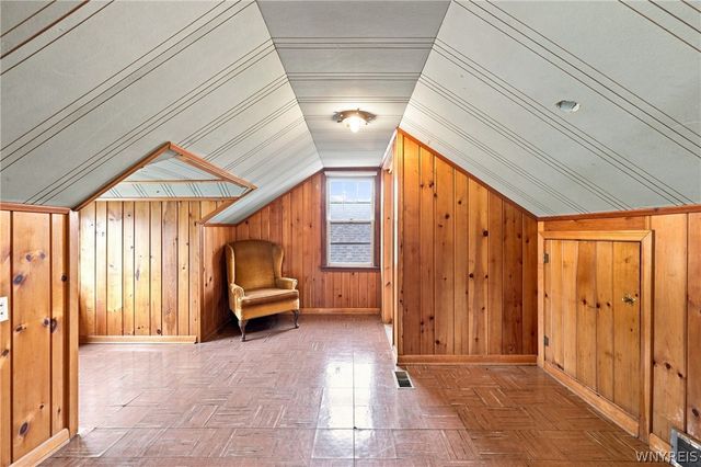 1915 Hyde Park Boulevard, Niagara Falls, NY 14305