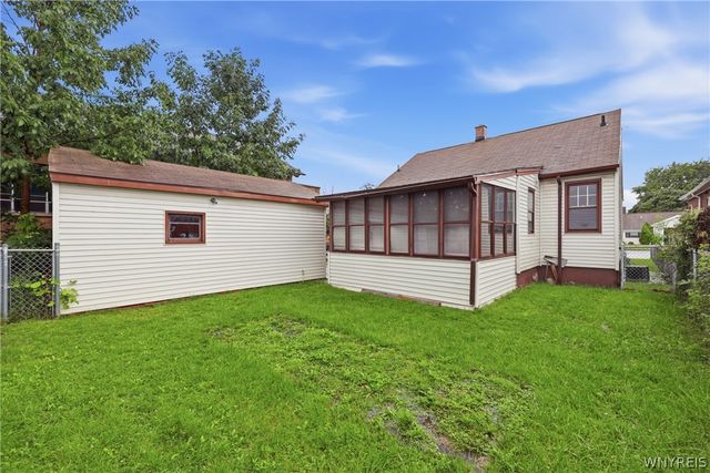 1915 Hyde Park Boulevard, Niagara Falls, NY 14305