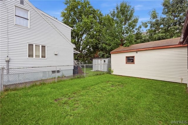 1915 Hyde Park Boulevard, Niagara Falls, NY 14305