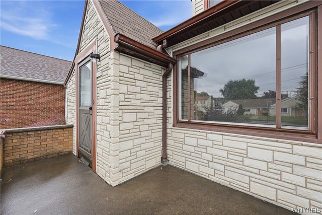 1915 Hyde Park Boulevard, Niagara Falls, NY 14305