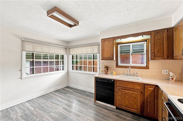 1915 Hyde Park Boulevard, Niagara Falls, NY 14305