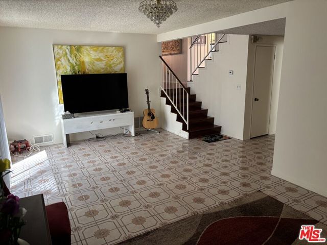 12520 Sanford Street, Los Angeles, CA 90066