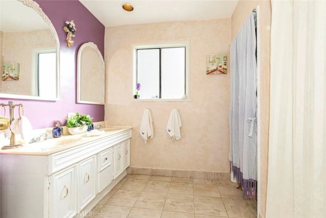 11020 Scoville Avenue, Sunland, CA 91040