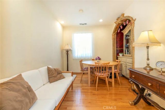 11020 Scoville Avenue, Sunland, CA 91040