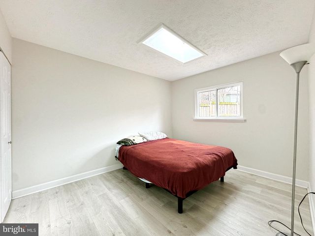 2215 SANIBEL DR, Reston, VA 20191