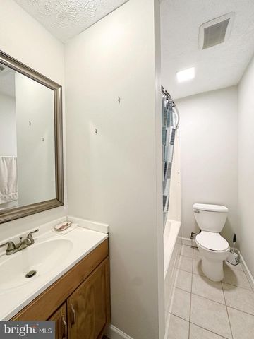 2215 SANIBEL DR, Reston, VA 20191