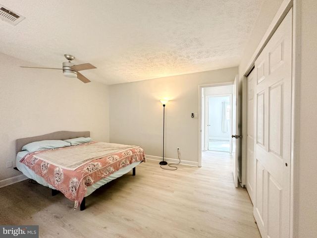 2215 SANIBEL DR, Reston, VA 20191