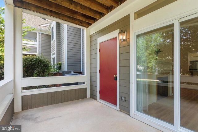 12276 FORT BUFFALO CIR #501, Fairfax, VA 22033