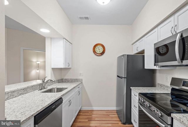 12276 FORT BUFFALO CIR #501, Fairfax, VA 22033