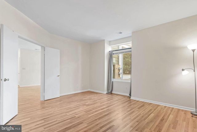12276 FORT BUFFALO CIR #501, Fairfax, VA 22033