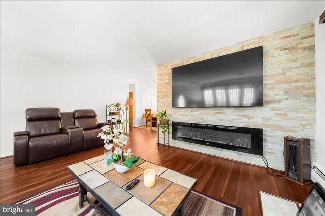 2665 FOX AVE, Abington, PA 19001