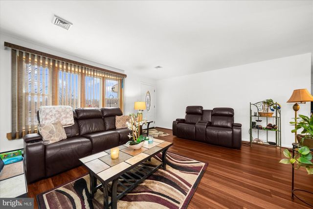 2665 FOX AVE, Abington, PA 19001