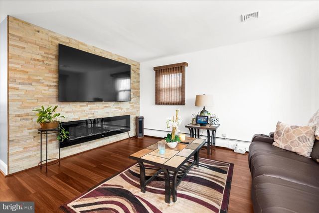 2665 FOX AVE, Abington, PA 19001