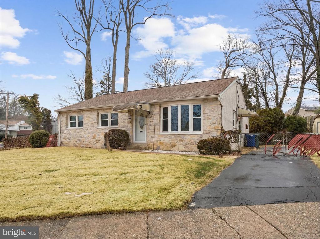 2665 FOX AVE, Abington, PA 19001