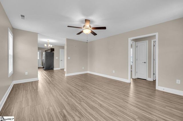 549 N Forest Street, Spartanburg, SC 29303