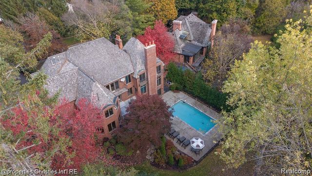 633 Hawthorne Street, Birmingham, MI 48009