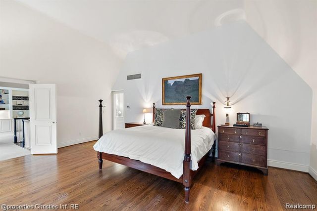 633 Hawthorne Street, Birmingham, MI 48009