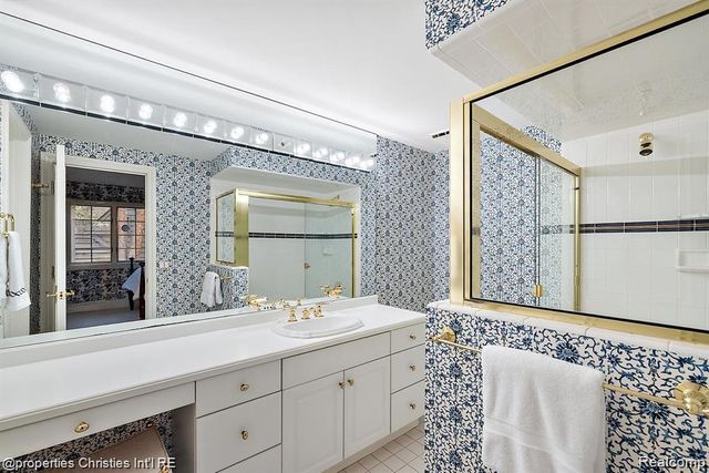 633 Hawthorne Street, Birmingham, MI 48009