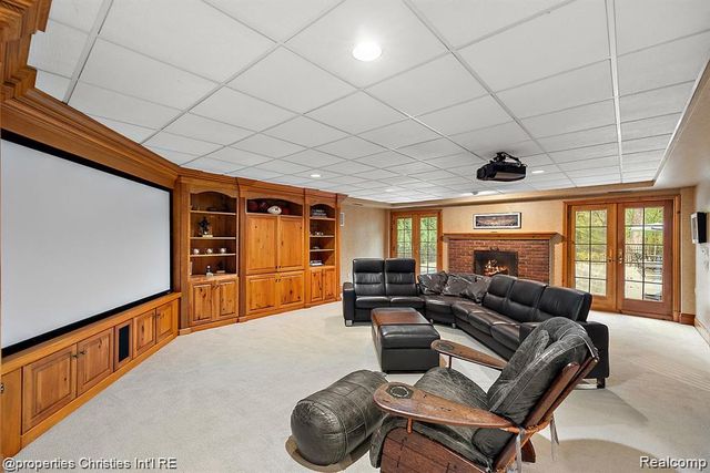 633 Hawthorne Street, Birmingham, MI 48009