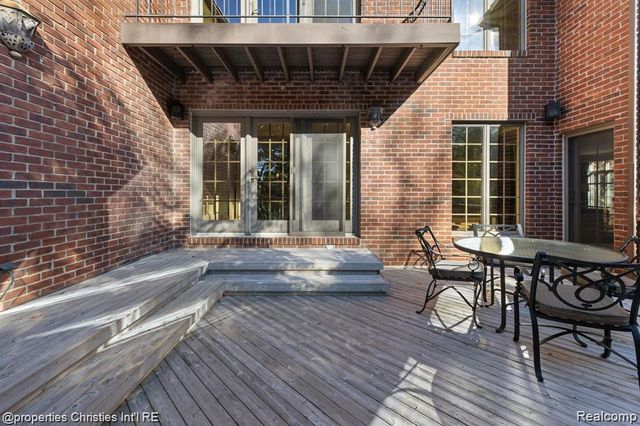 633 Hawthorne Street, Birmingham, MI 48009