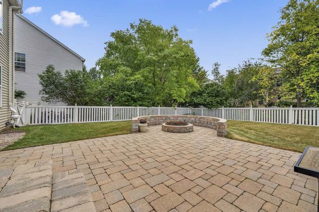 996 Timber Lake Drive, Antioch, IL 60002