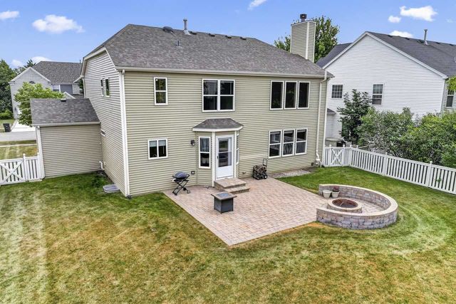 996 Timber Lake Drive, Antioch, IL 60002