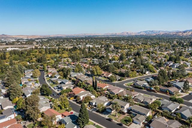 7814 Knollbrook Drive, Pleasanton, CA 94588