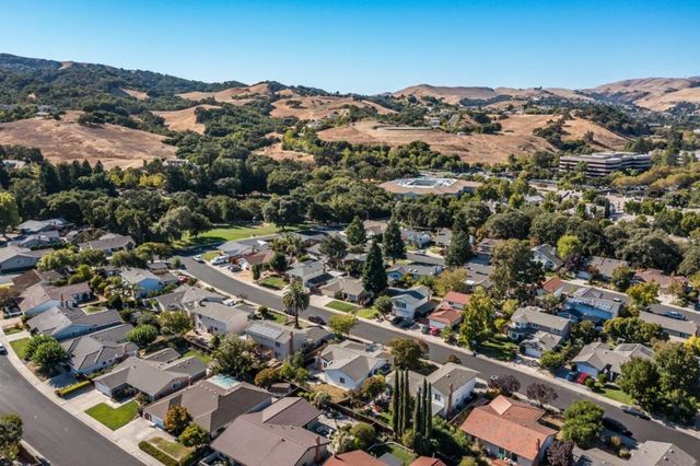 7814 Knollbrook Drive, Pleasanton, CA 94588