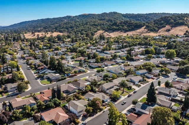 7814 Knollbrook Drive, Pleasanton, CA 94588