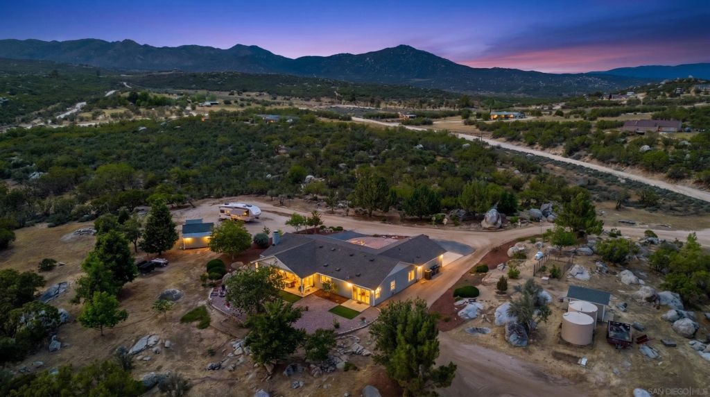 43700 Sunshine Circle, Aguanga, CA 92536