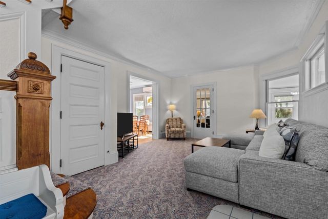 306 W WISCONSIN AVENUE, Kaukauna, WI 54130