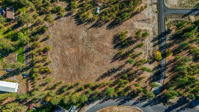 12321 Quail Run Way, Nine Mile Falls, WA 99026