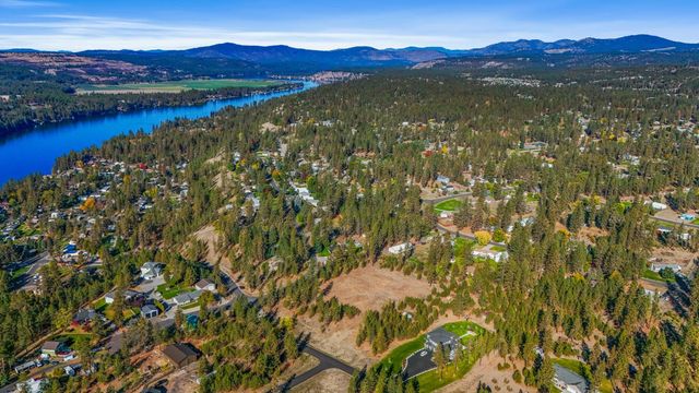 12321 Quail Run Way, Nine Mile Falls, WA 99026