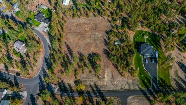 12321 Quail Run Way, Nine Mile Falls, WA 99026