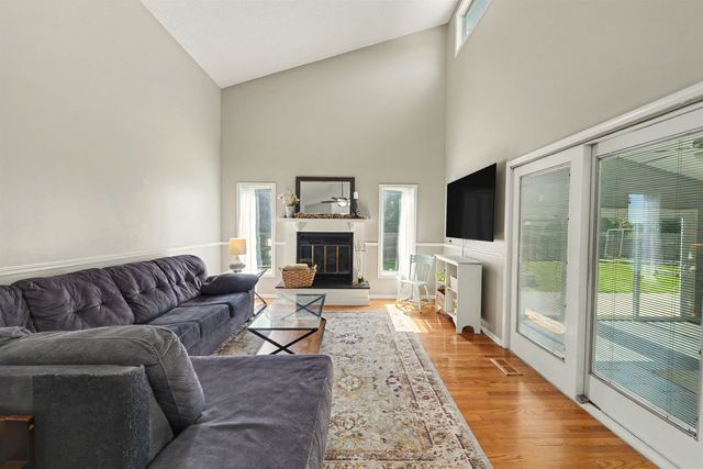 837 Golfview Ct., Salina, KS 67401