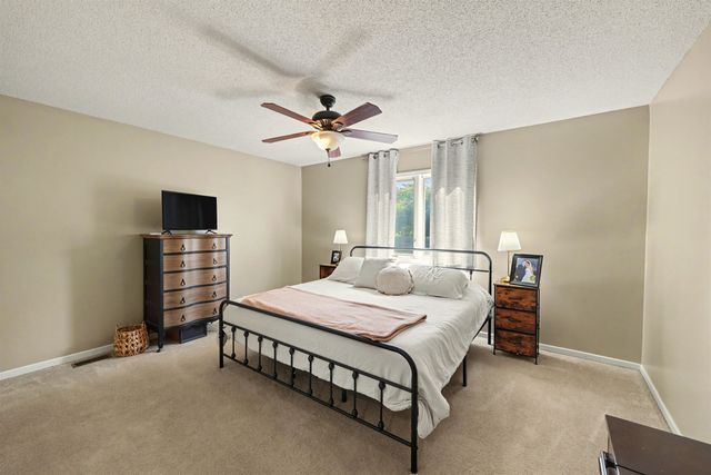 837 Golfview Ct., Salina, KS 67401