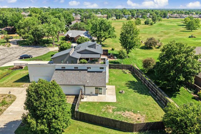 837 Golfview Ct., Salina, KS 67401