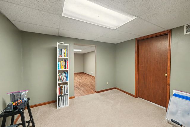 837 Golfview Ct., Salina, KS 67401
