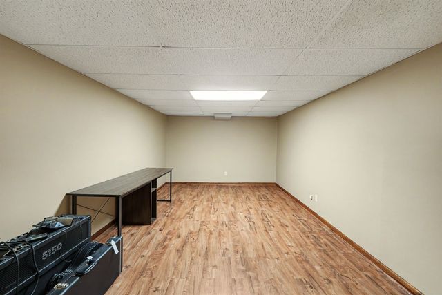 837 Golfview Ct., Salina, KS 67401