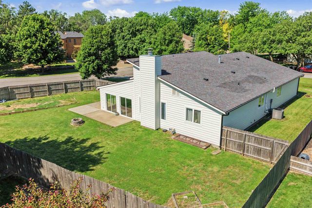 837 Golfview Ct., Salina, KS 67401