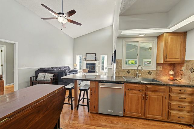 837 Golfview Ct., Salina, KS 67401