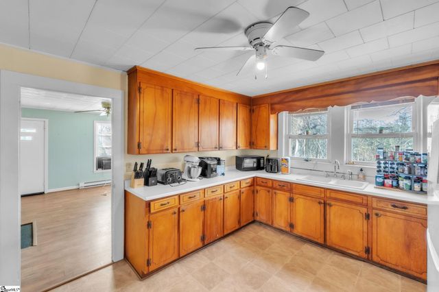 2301 Sj Workman Highway, Woodruff, SC 29388