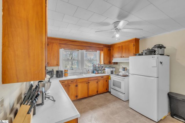 2301 Sj Workman Highway, Woodruff, SC 29388