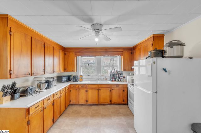 2301 Sj Workman Highway, Woodruff, SC 29388